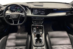 vihreä Audi e-tron GT 2022 kuva 9.