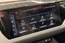 vihreä Audi e-tron GT 2022 kuva 17.