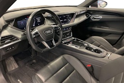 Harmaa Audi e-tron GT 2022 kuva 7.