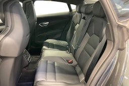 Harmaa Audi e-tron GT 2022 kuva 10.