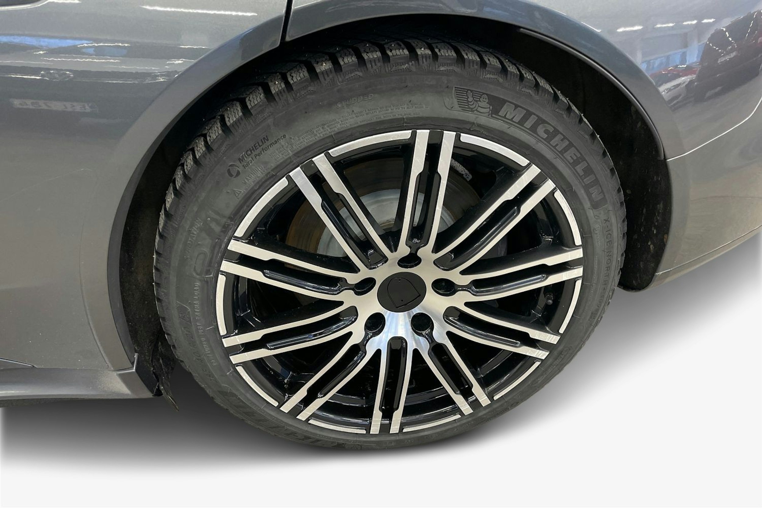 Harmaa Audi e-tron GT 2022 kuva 11.