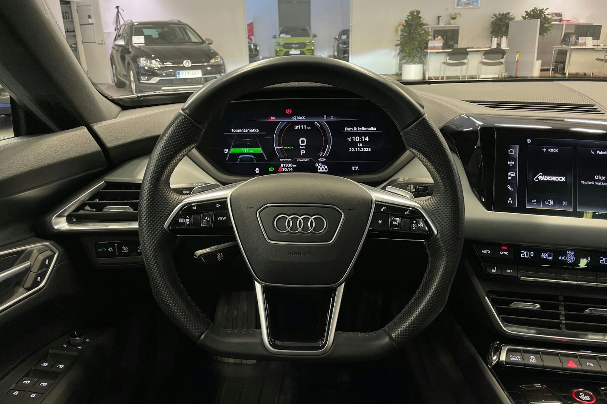 Harmaa Audi e-tron GT 2022 kuva 14.