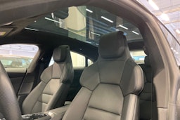 Harmaa Audi e-tron GT 2022 kuva 16.