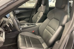 Harmaa Audi e-tron GT 2022 kuva 17.