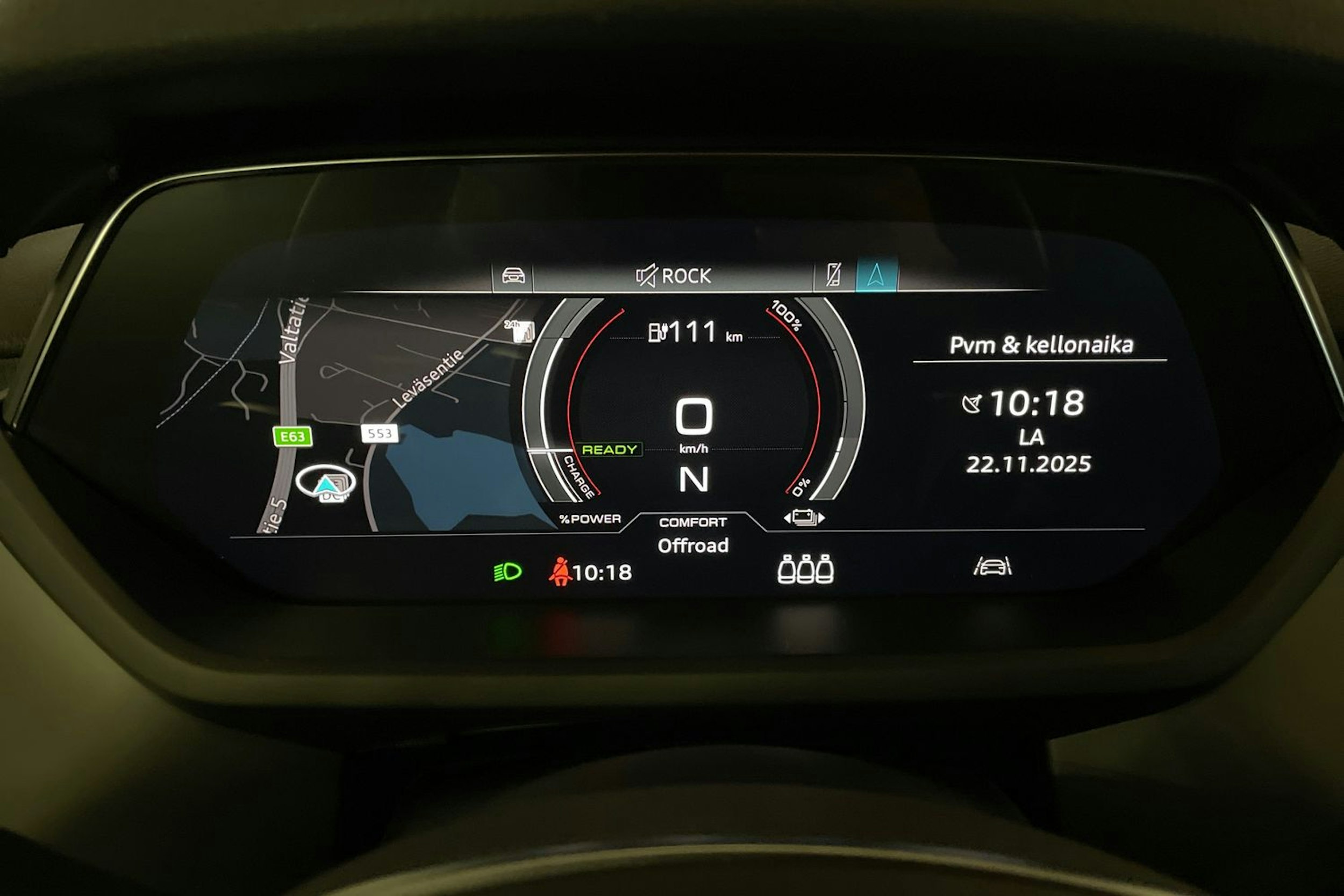 Harmaa Audi e-tron GT 2022 kuva 18.