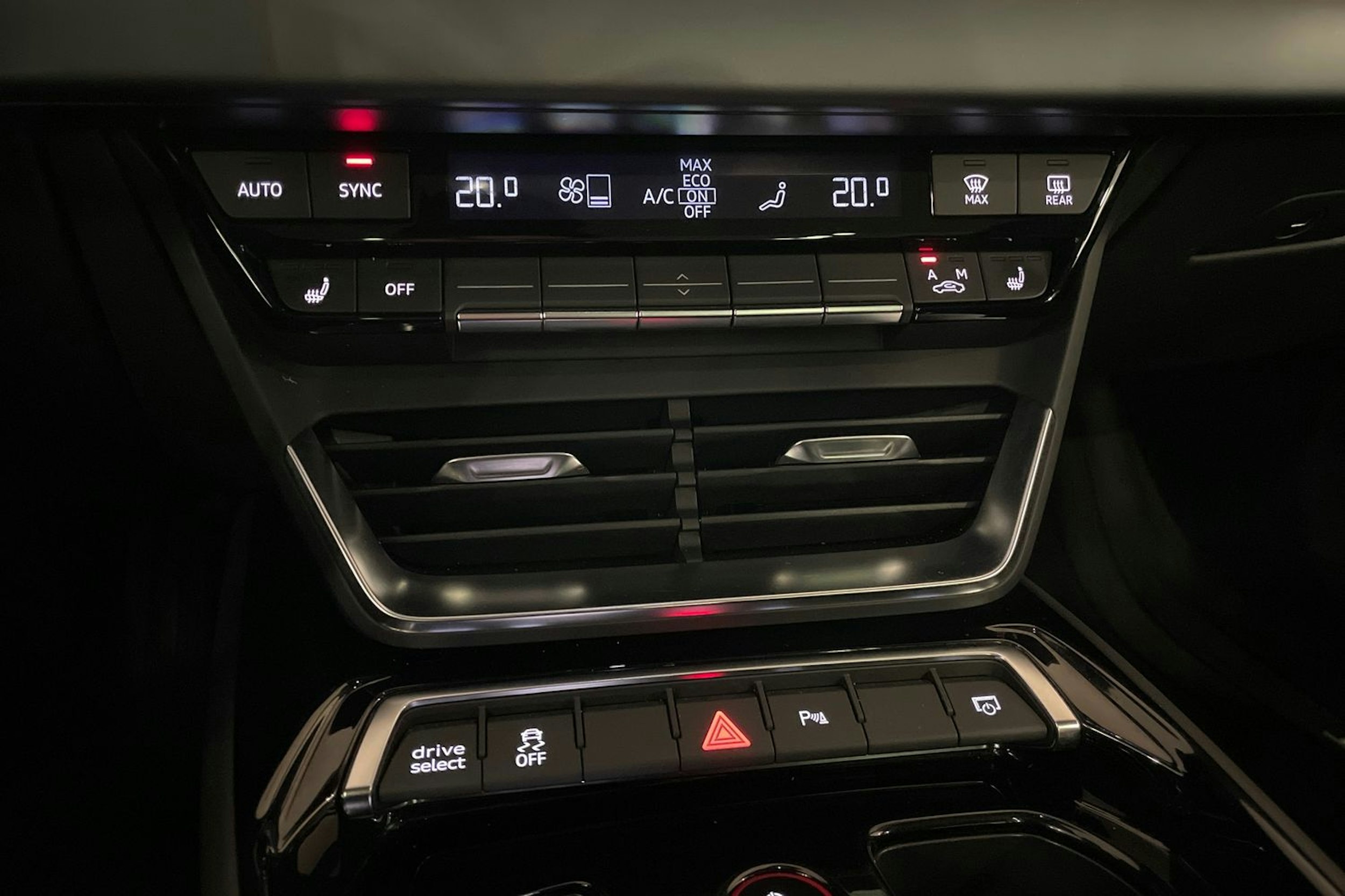 Harmaa Audi e-tron GT 2022 kuva 22.