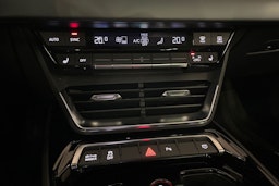 Harmaa Audi e-tron GT 2022 kuva 22.