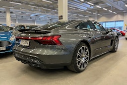 Harmaa Audi e-tron GT 2022 kuva 25.