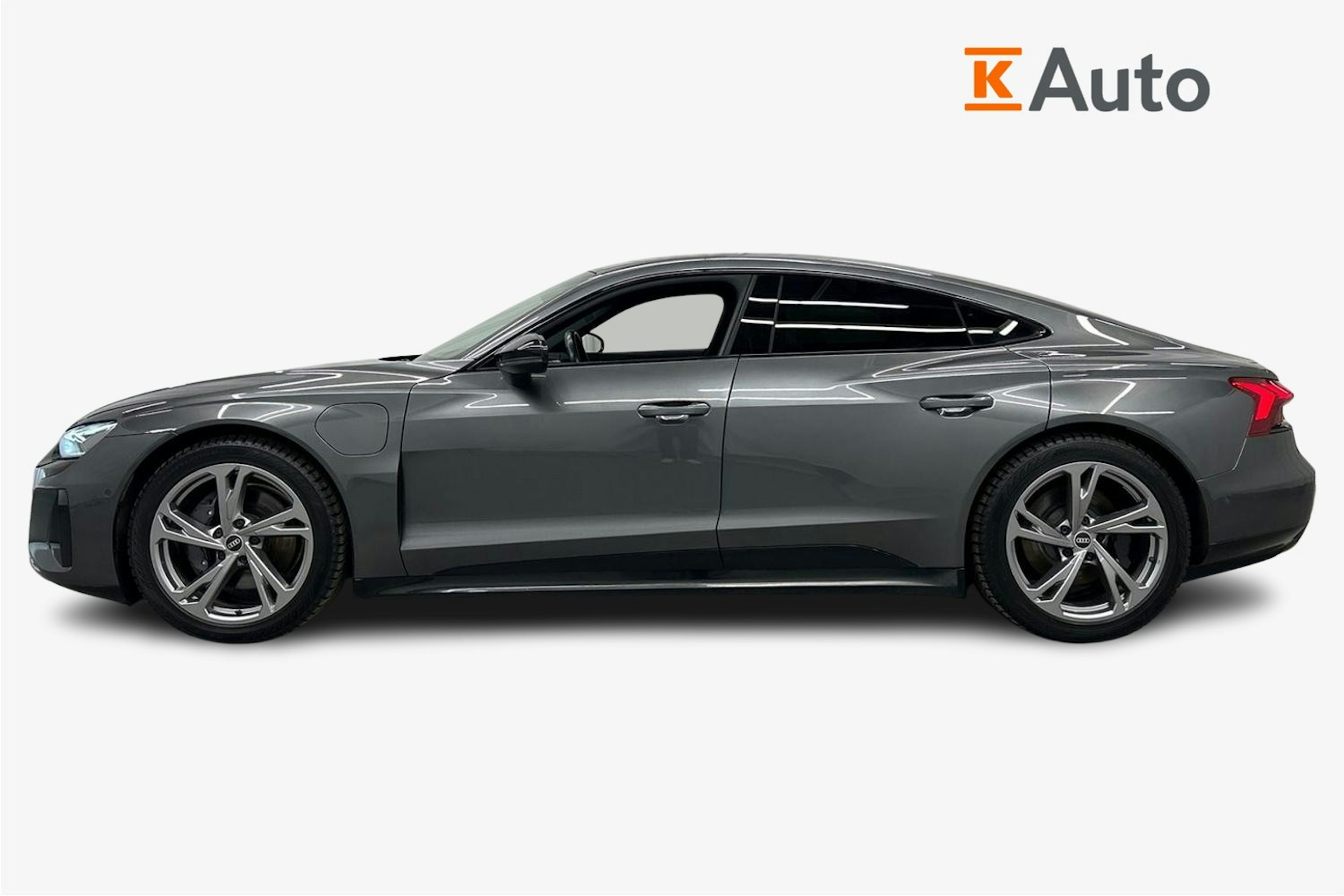 harmaa Audi e-tron GT 2022 kuva 6.