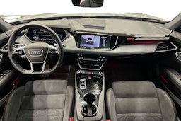 harmaa Audi e-tron GT 2022 kuva 9.