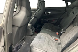 harmaa Audi e-tron GT 2022 kuva 10.