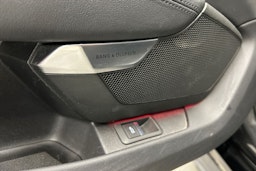 harmaa Audi e-tron GT 2022 kuva 19.