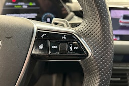 harmaa Audi e-tron GT 2022 kuva 23.