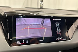 harmaa Audi e-tron GT 2022 kuva 26.