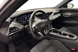 harmaa Audi e-tron GT 2022 kuva 7.