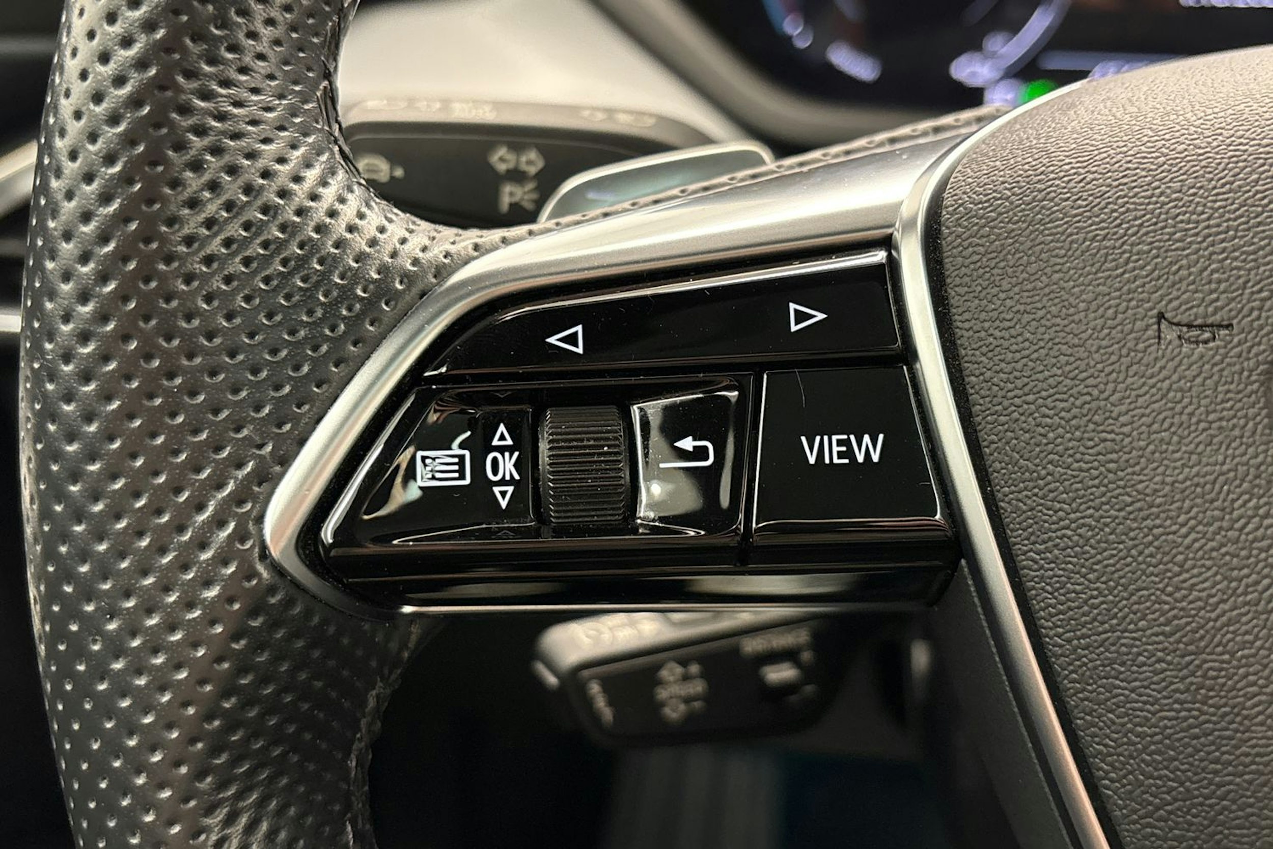 harmaa Audi e-tron GT 2022 kuva 18.