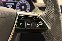 harmaa Audi e-tron GT 2022 kuva 19.