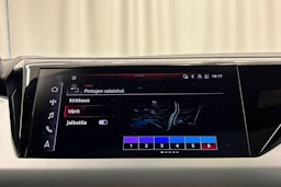 harmaa Audi e-tron GT 2022 kuva 25.
