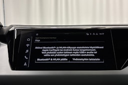 harmaa Audi e-tron GT 2022 kuva 27.
