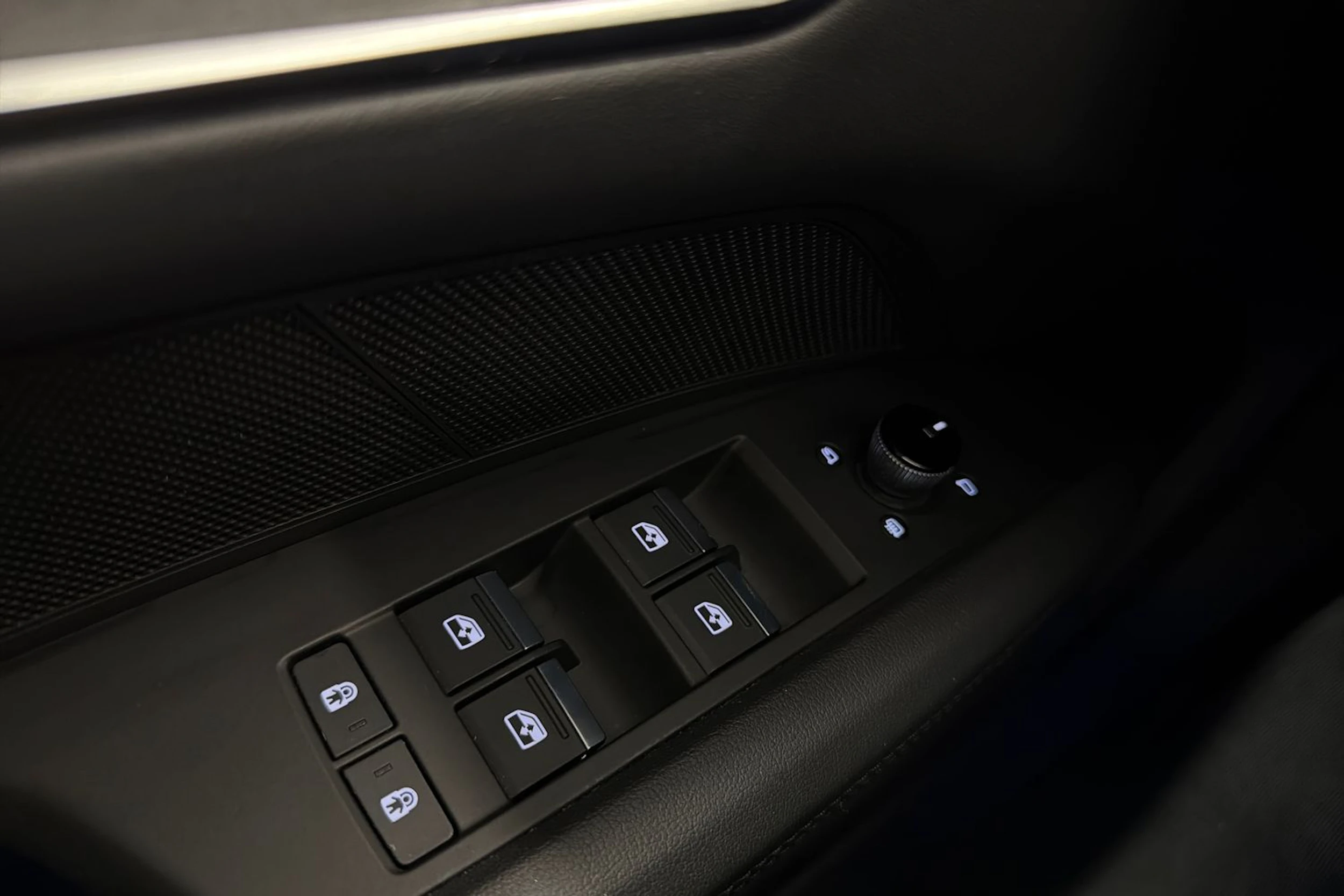 harmaa Audi e-tron GT 2022 kuva 17.