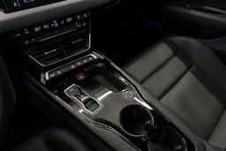 harmaa Audi e-tron GT 2022 kuva 22.