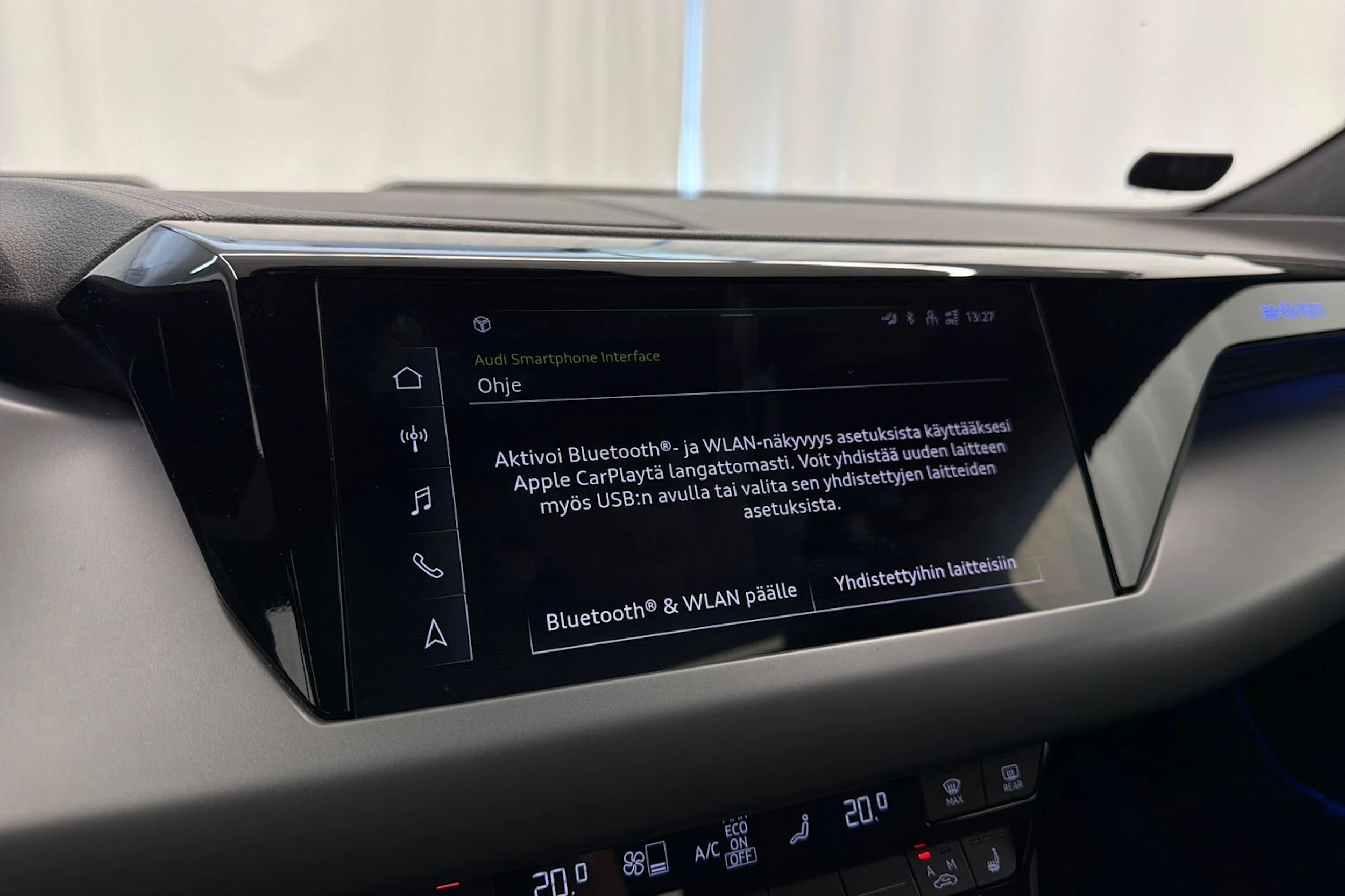 harmaa Audi e-tron GT 2022 kuva 24.