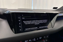 harmaa Audi e-tron GT 2022 kuva 24.