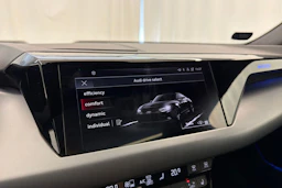 harmaa Audi e-tron GT 2022 kuva 26.