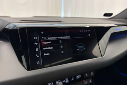 harmaa Audi e-tron GT 2022 kuva 29.