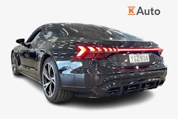 musta Audi e-tron GT 2022 kuva 5.