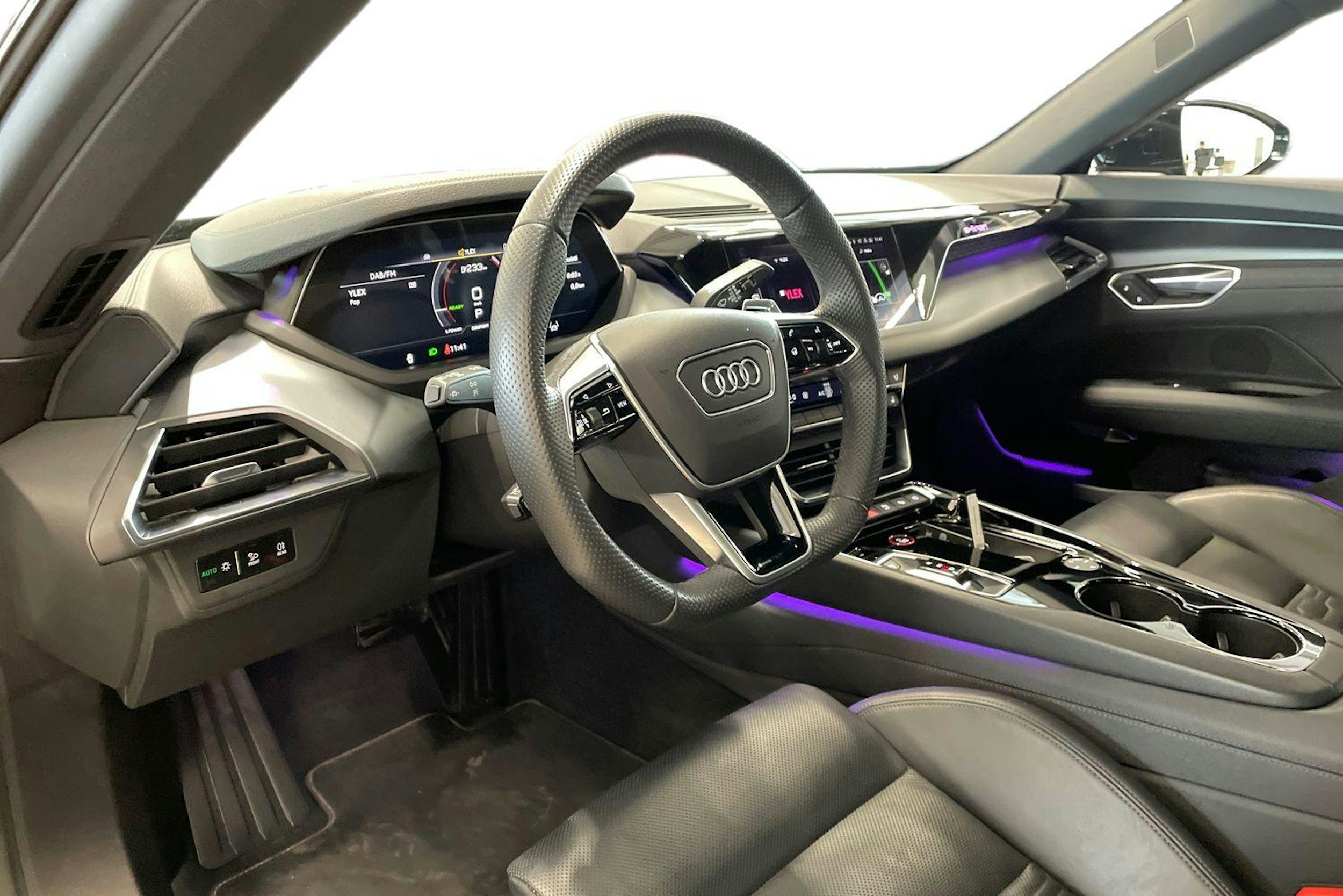 musta Audi e-tron GT 2022 kuva 9.