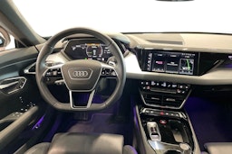 musta Audi e-tron GT 2022 kuva 10.