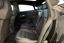 musta Audi e-tron GT 2022 kuva 11.