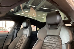 musta Audi e-tron GT 2022 kuva 15.