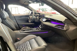 musta Audi e-tron GT 2022 kuva 16.