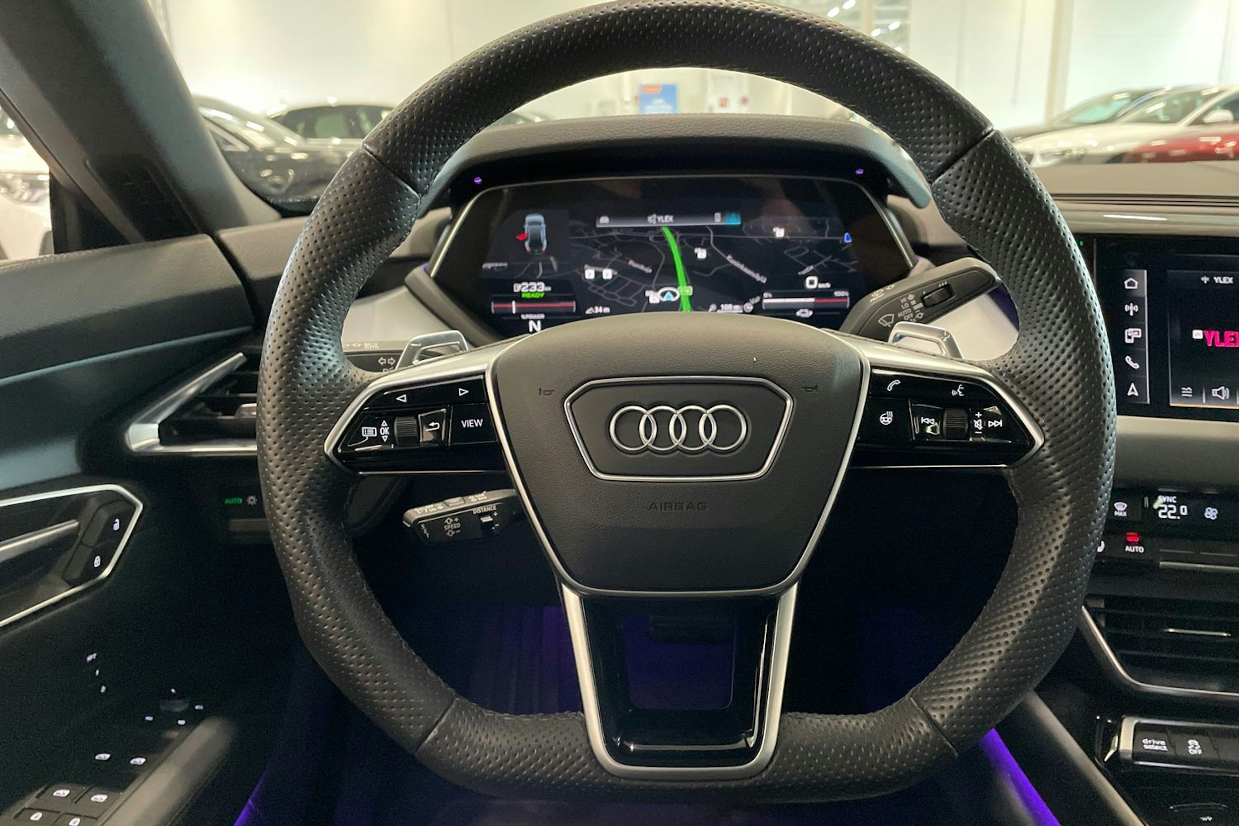 musta Audi e-tron GT 2022 kuva 19.