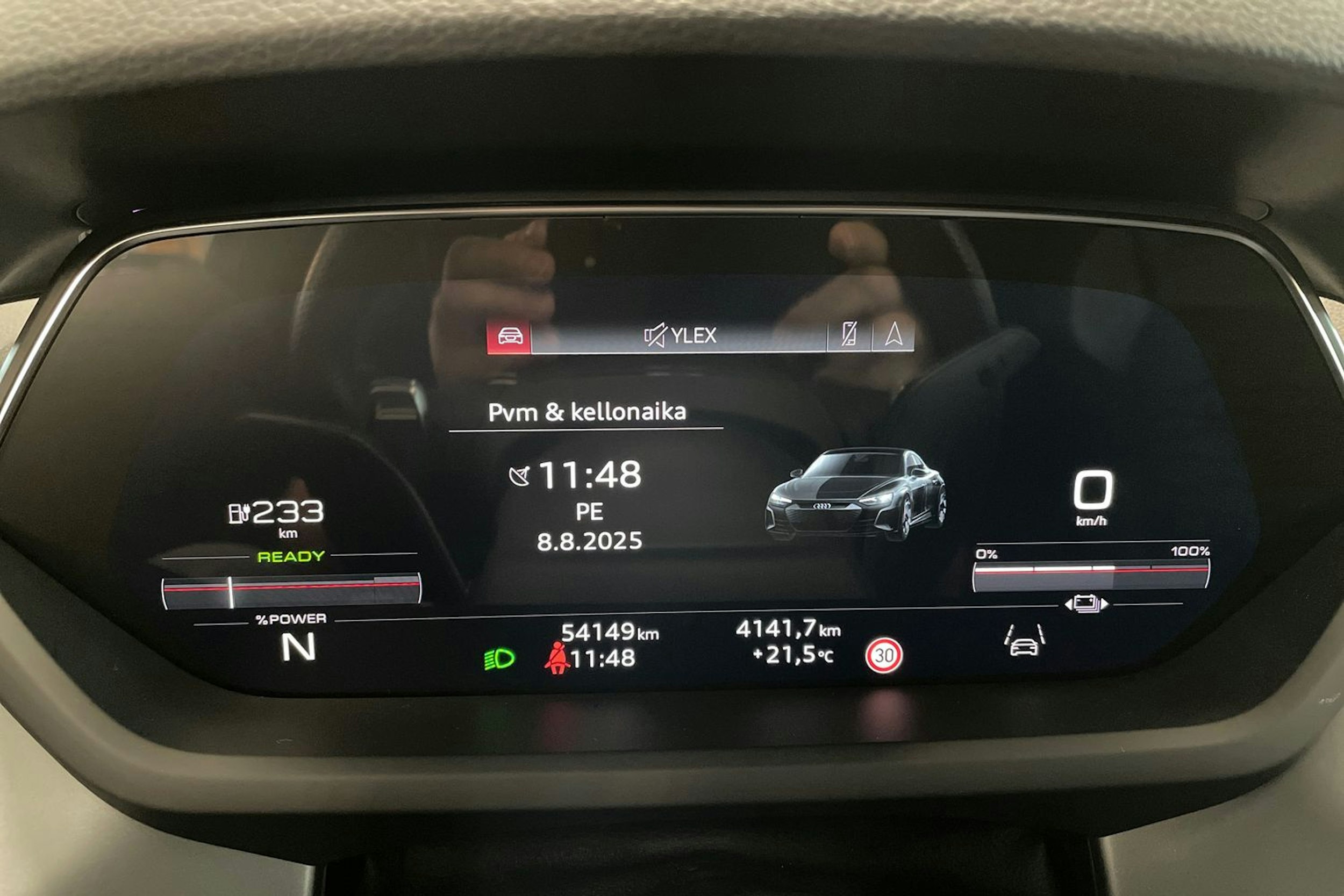 musta Audi e-tron GT 2022 kuva 23.