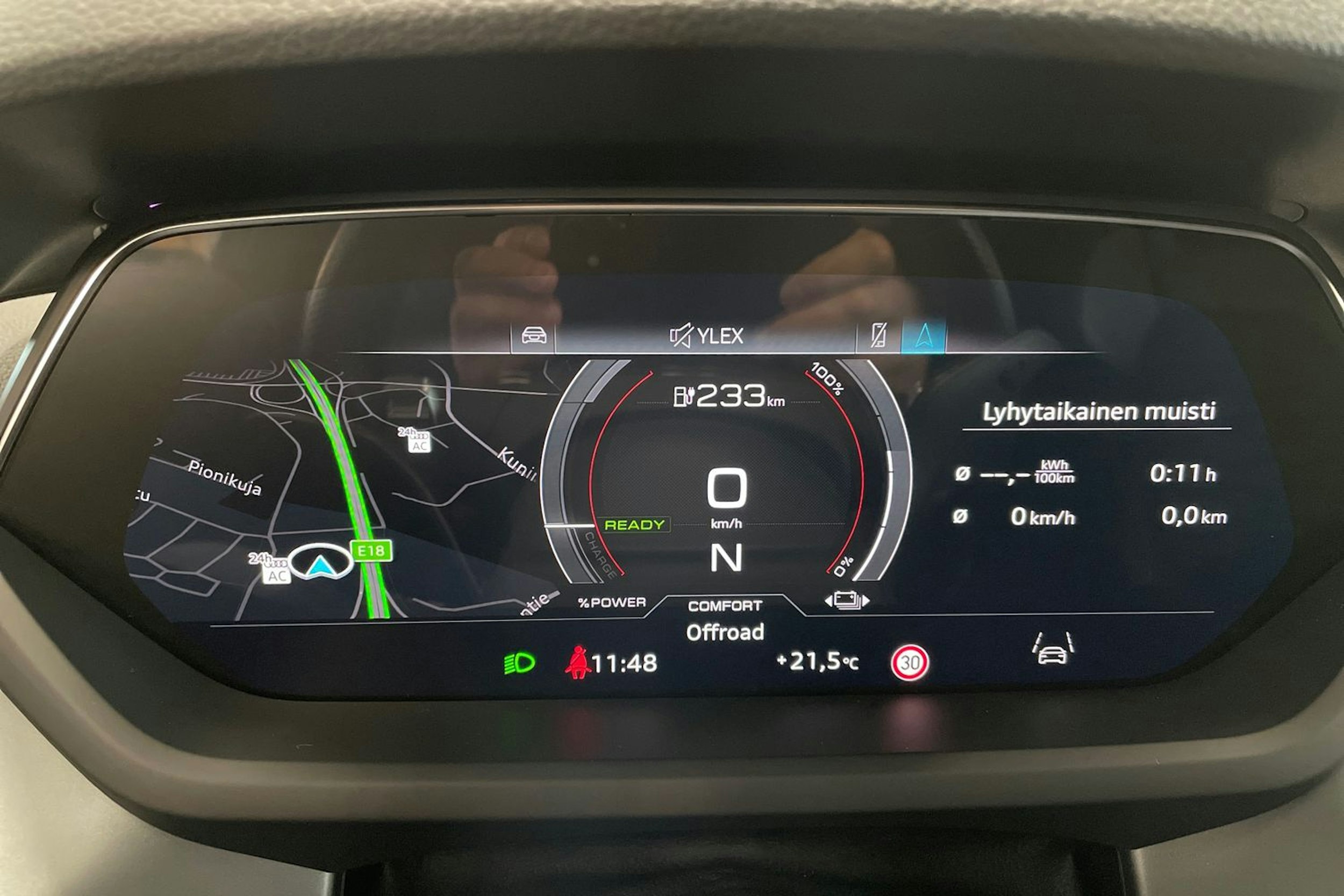 musta Audi e-tron GT 2022 kuva 24.