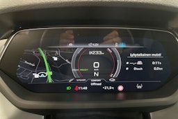 musta Audi e-tron GT 2022 kuva 24.