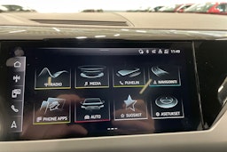 musta Audi e-tron GT 2022 kuva 29.
