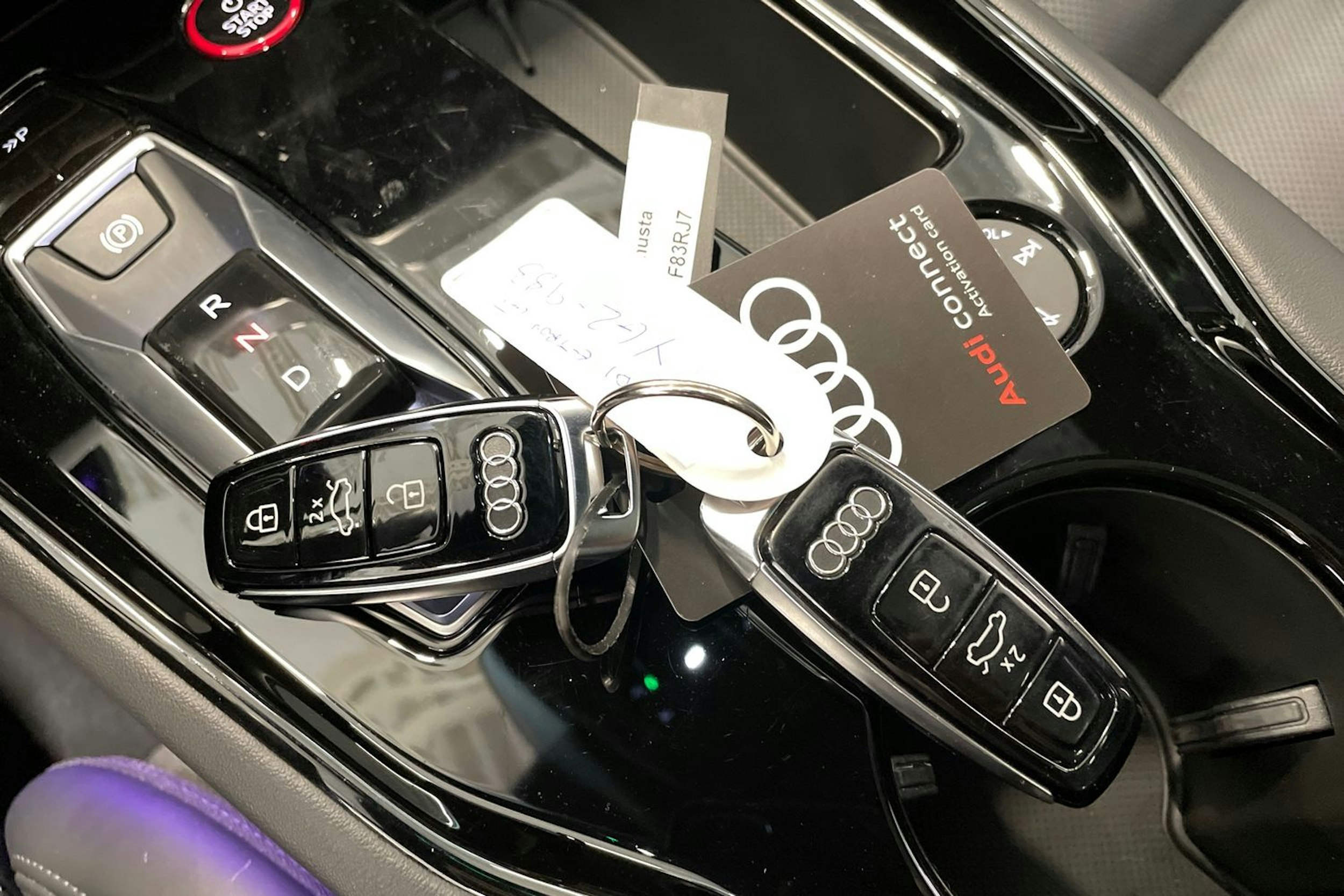 musta Audi e-tron GT 2022 kuva 40.
