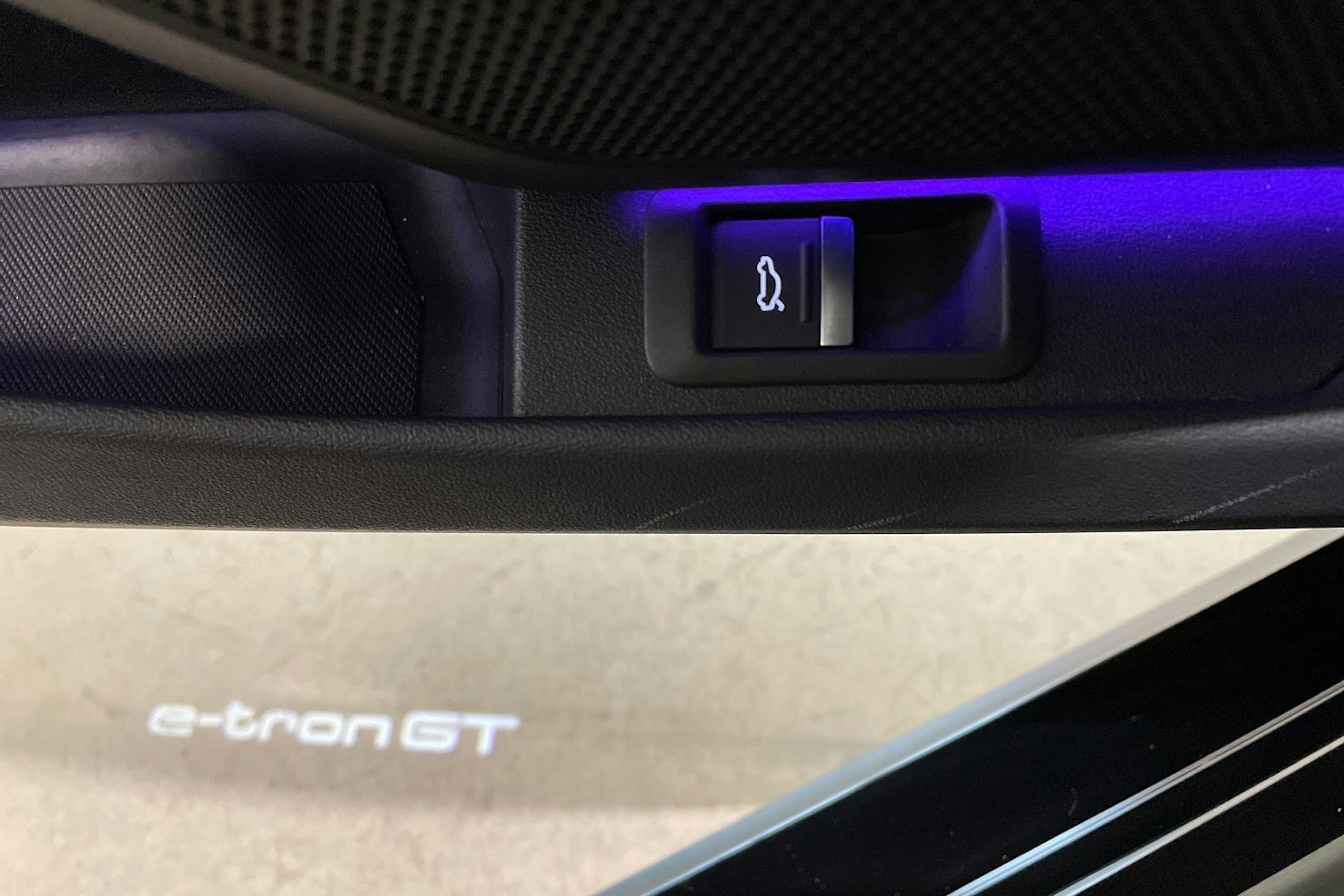 musta Audi e-tron GT 2022 kuva 43.