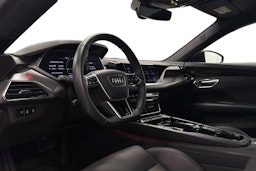 Harmaa Audi e-tron GT 2022 kuva 7.