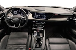 Harmaa Audi e-tron GT 2022 kuva 9.