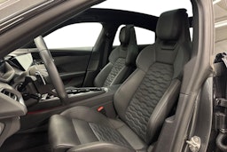 Harmaa Audi e-tron GT 2022 kuva 11.