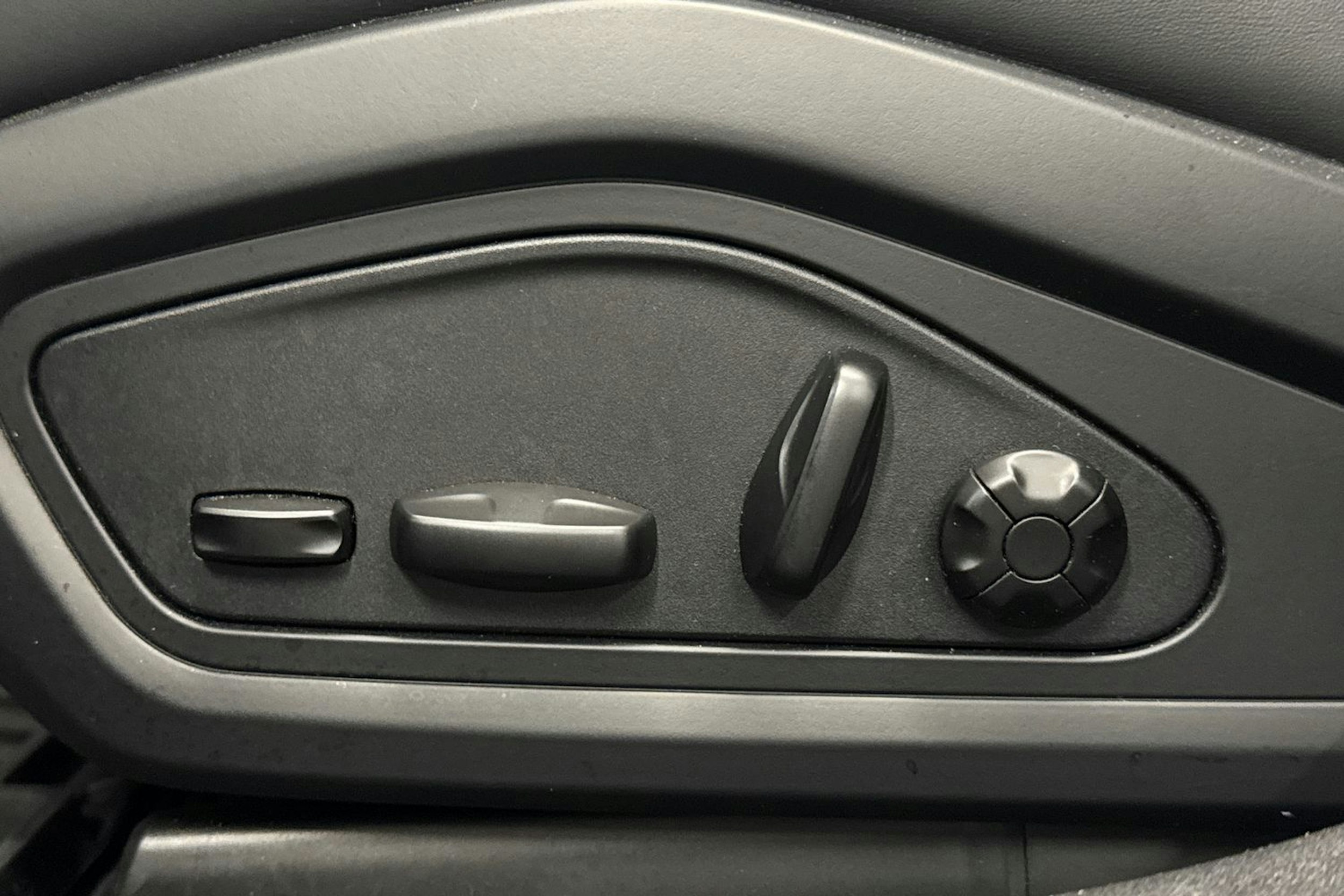 Harmaa Audi e-tron GT 2022 kuva 13.