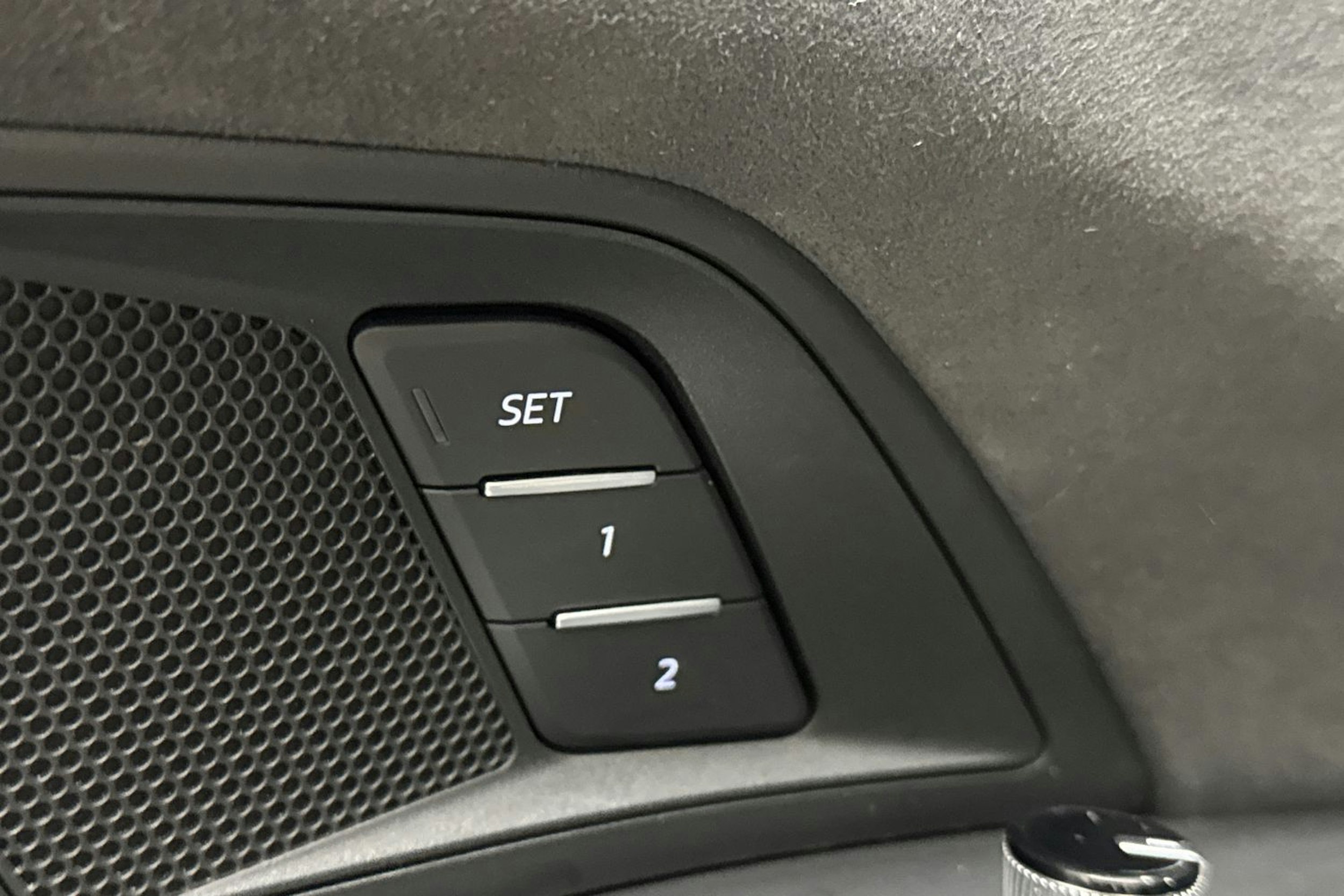 Harmaa Audi e-tron GT 2022 kuva 14.