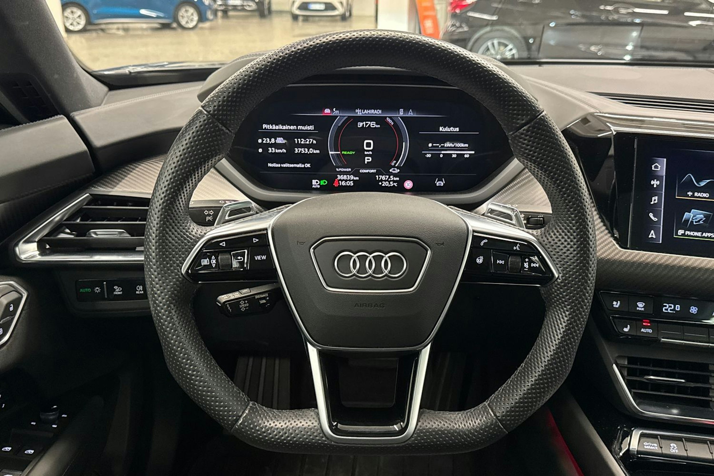 Harmaa Audi e-tron GT 2022 kuva 15.