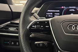 Harmaa Audi e-tron GT 2022 kuva 16.