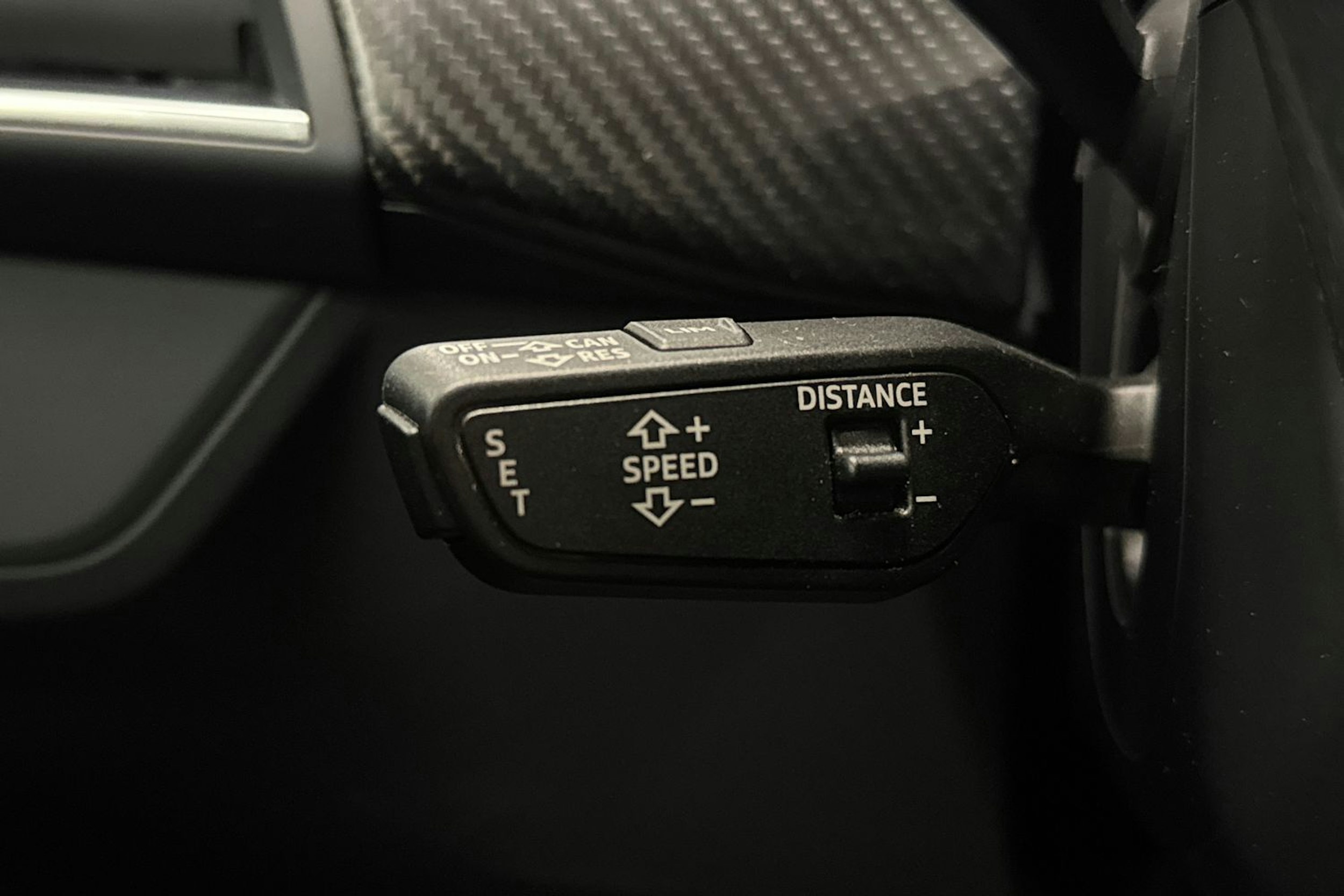 Harmaa Audi e-tron GT 2022 kuva 18.